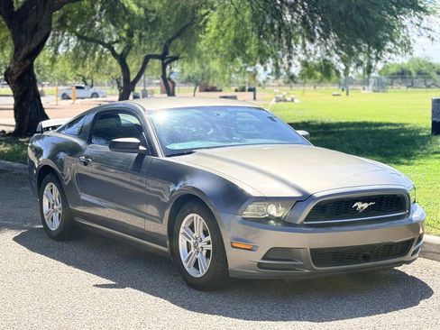 Used 2014 Ford Mustang Coupe RWD image 7