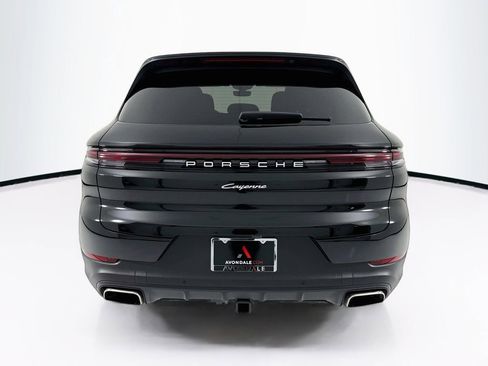 Certified 2024 Porsche Cayenne AWD/4WD image 10