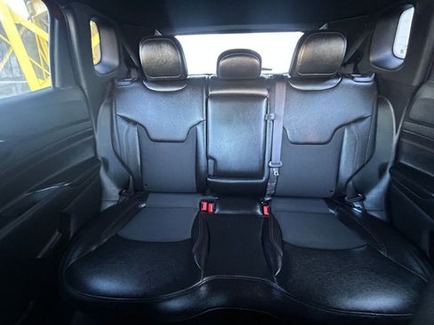 Used 2025 Jeep Compass Trailhawk image 38