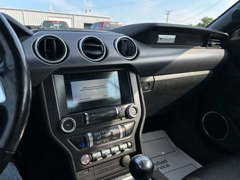 Used 2018 Ford Mustang GT Premium w/ Equipment Group 401A RWD image 33
