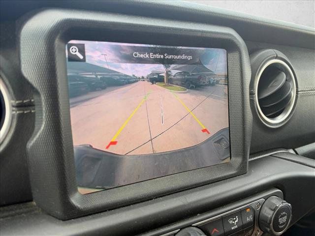 Used 2020 Jeep Gladiator Overland AWD/4WD image 14