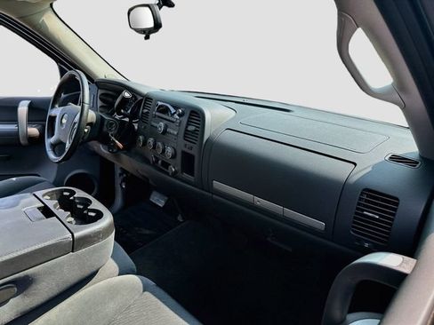 Used 2009 Chevrolet Silverado 1500 LT AWD/4WD image 22