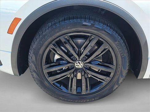 Used 2022 Volkswagen Tiguan SE R-Line AWD/4WD image 23