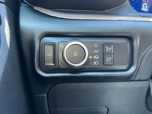Used 2021 Ford Explorer Platinum w/ Equipment Group 601A AWD/4WD image 32