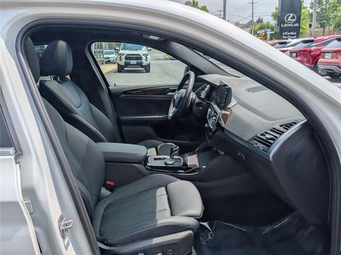 Used 2024 BMW X4 xDrive30i w/ Parking Assistance Package AWD/4WD image 11