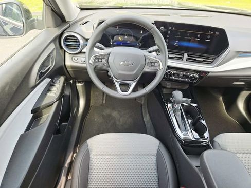 New 2026 Chevrolet Trax LT w/ Driver Confidence Package FWD image 7
