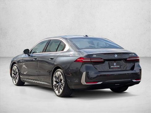 Used 2024 BMW i5 eDrive40i w/ Premium Package image 8