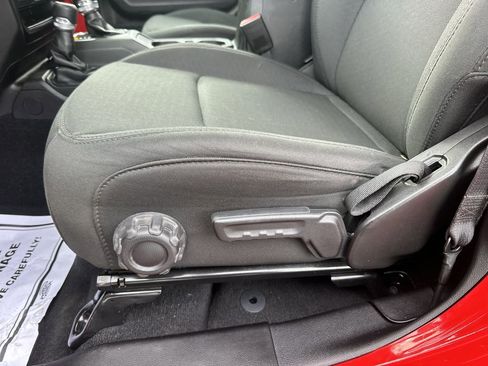 Used 2021 Jeep Wrangler Unlimited Sport AWD/4WD image 12