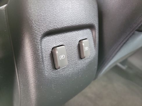 Used 2024 Nissan Kicks SV w/ Interior Electronics Package FWD image 13