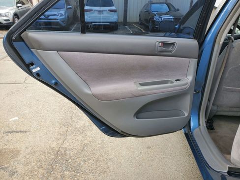 Used 2003 Toyota Camry LE FWD image 12