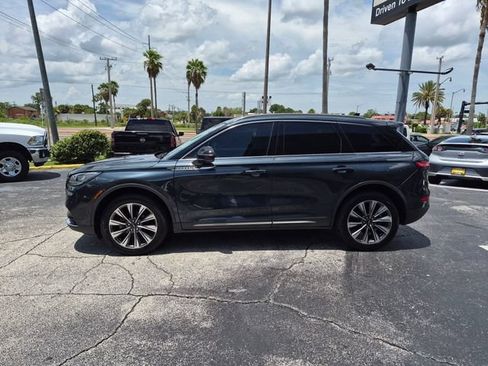 Used 2022 Lincoln Corsair Reserve w/ Equipment Group 201A FWD image 8
