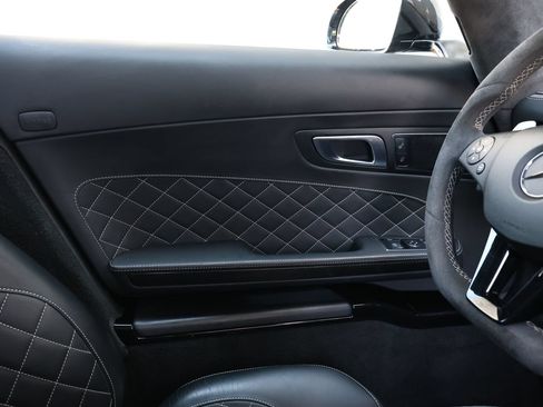 Used 2015 Mercedes-Benz SLS AMG GT Final Edition image 28