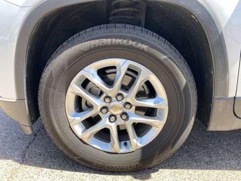 Used 2019 Chevrolet Traverse LT FWD image 7