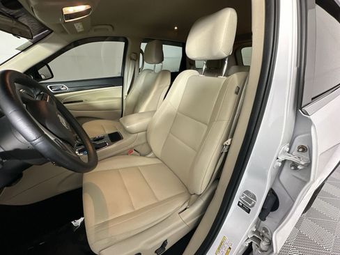 Used 2021 Jeep Grand Cherokee Laredo RWD image 11
