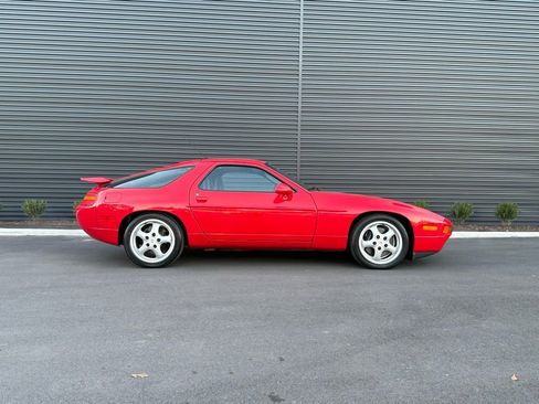 Used 1994 Porsche 928 GTS RWD image 3