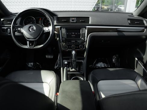 Used 2018 Volkswagen Passat GT FWD image 8