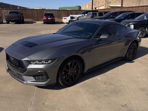 Used 2025 Ford Mustang GT Premium image 3