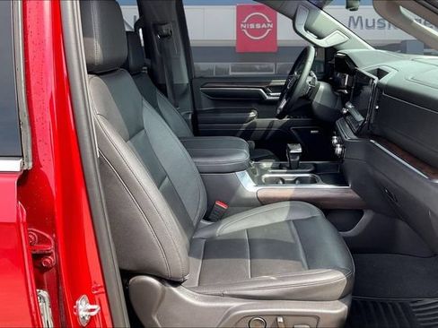 Used 2023 GMC Sierra 1500 SLT AWD/4WD image 29