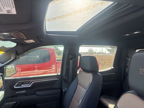 Used 2024 Chevrolet Silverado 1500 High Country w/ High Country Premium Package image 14