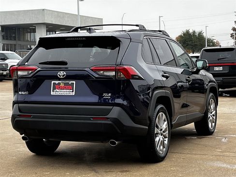 Used 2023 Toyota RAV4 XLE Premium image 4