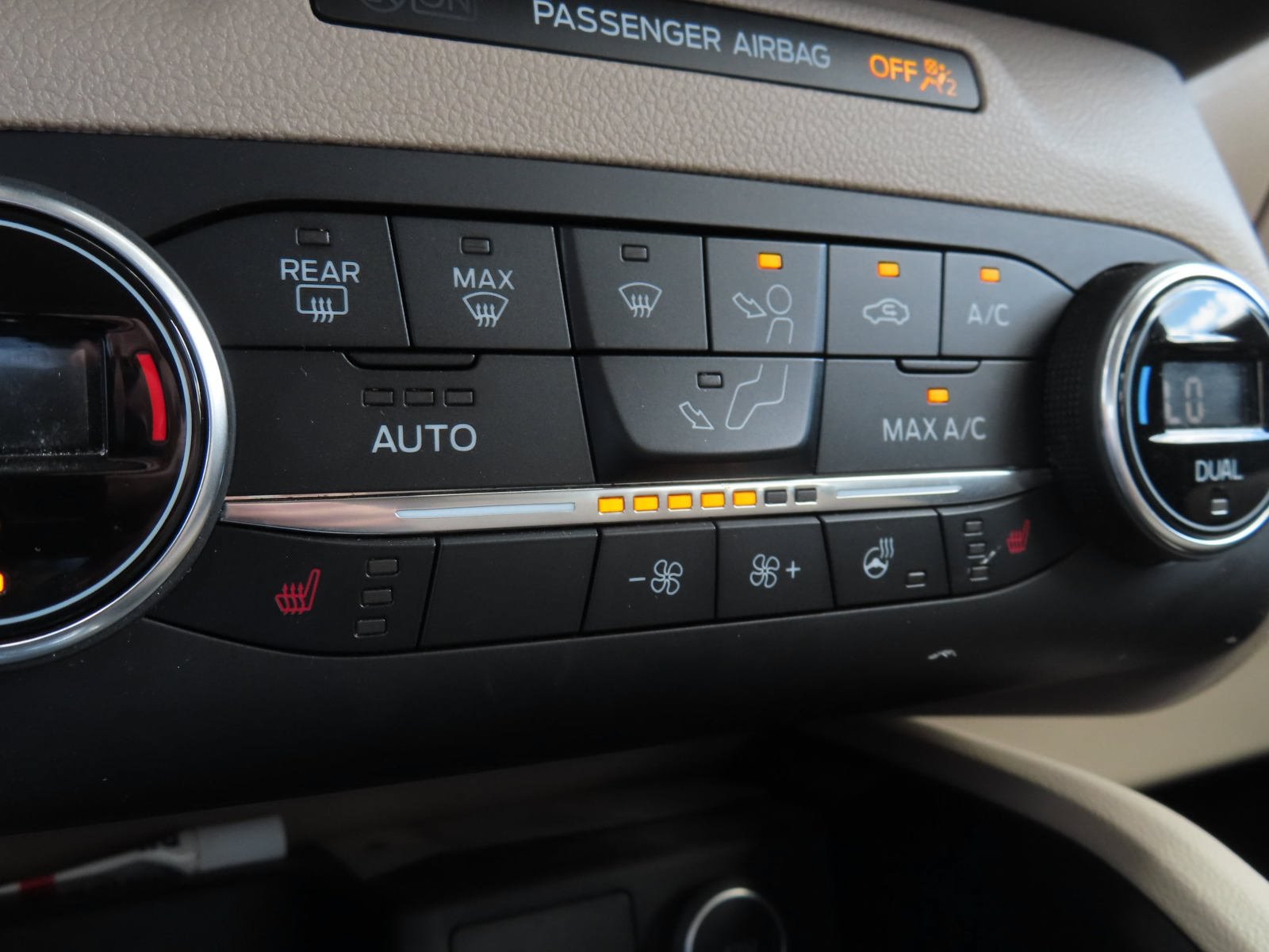 Used 2020 Ford Escape Titanium AWD/4WD image 35