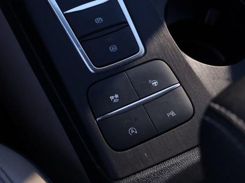 Used 2020 Ford Escape Titanium AWD/4WD image 20