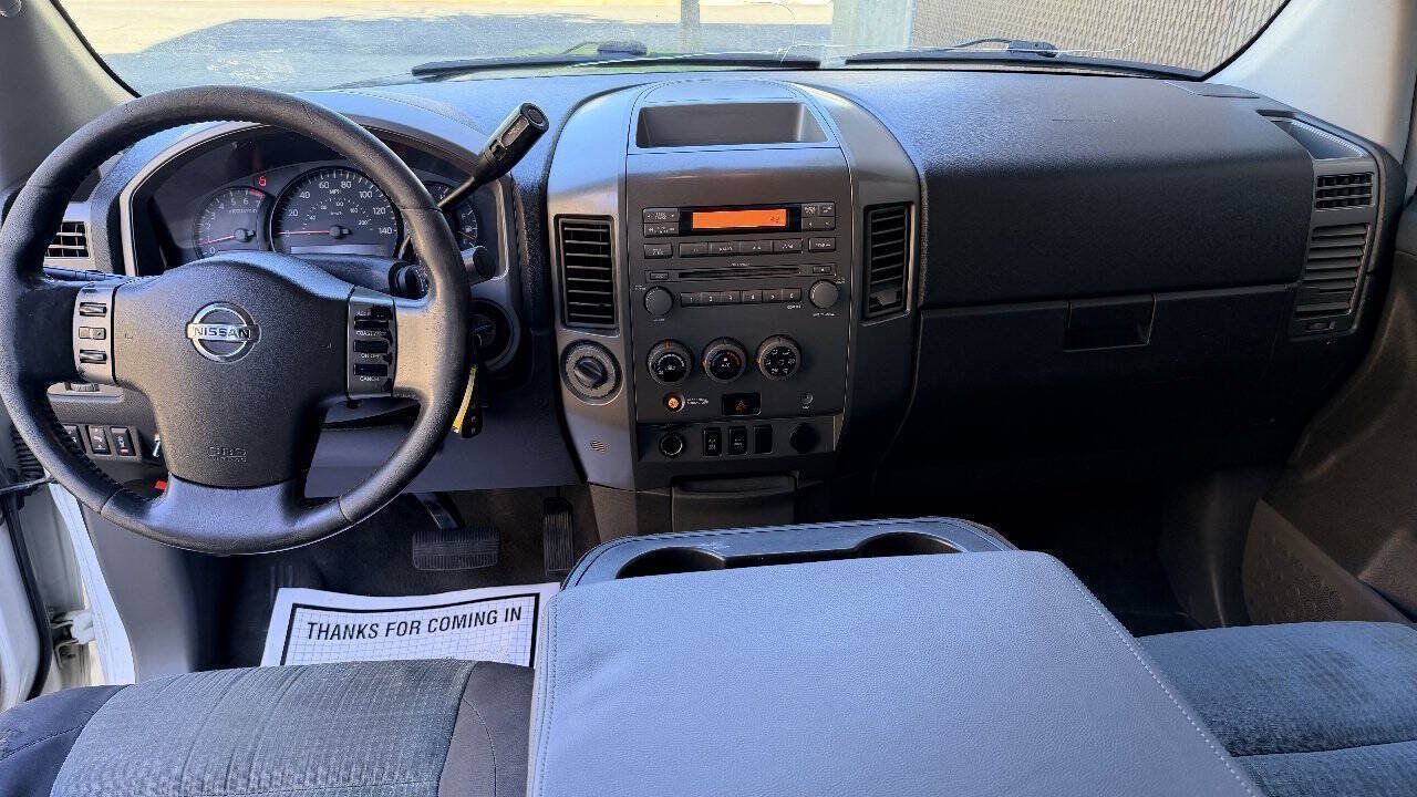 Used 2005 Nissan Titan SE AWD/4WD image 14