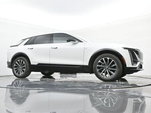 New 2025 Cadillac Lyriq Sport image 21