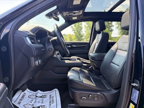Used 2024 GMC Yukon XL Denali AWD/4WD image 24