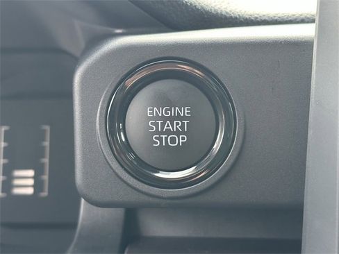 Certified 2025 Toyota Tacoma SR5 image 21