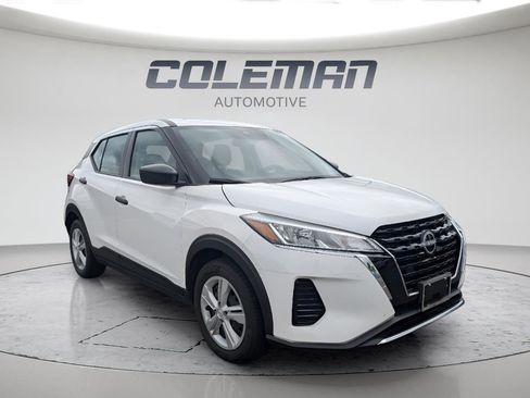 Used 2023 Nissan Kicks S FWD image 2