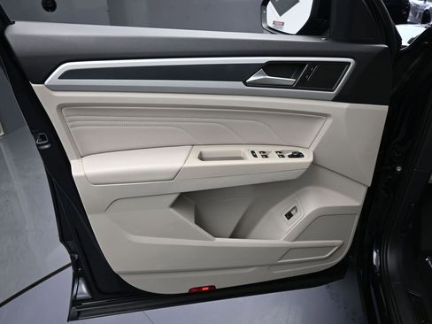 Used 2023 Volkswagen Atlas SEL R-Line image 13