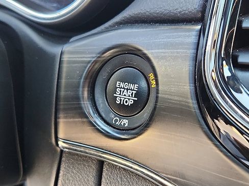 Used 2019 Jeep Grand Cherokee Limited X AWD/4WD image 24