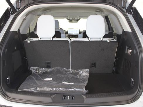New 2026 Ford Explorer Platinum w/ LUX Leather Package AWD/4WD image 15