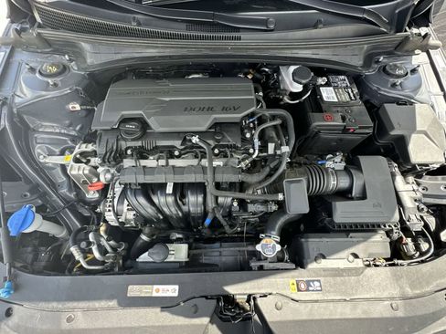Used 2024 Hyundai Elantra Limited FWD image 13
