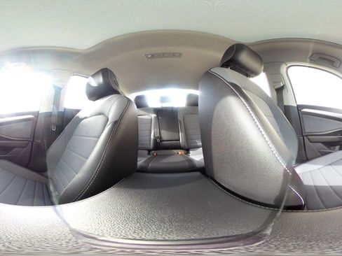 Used 2025 Volkswagen Jetta SE image 42