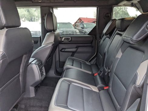 New 2025 Ford Bronco Outer Banks AWD/4WD image 22