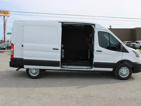 New 2026 Ford Transit 250 148 Medium Roof w/ Load Area Protection Package RWD image 4