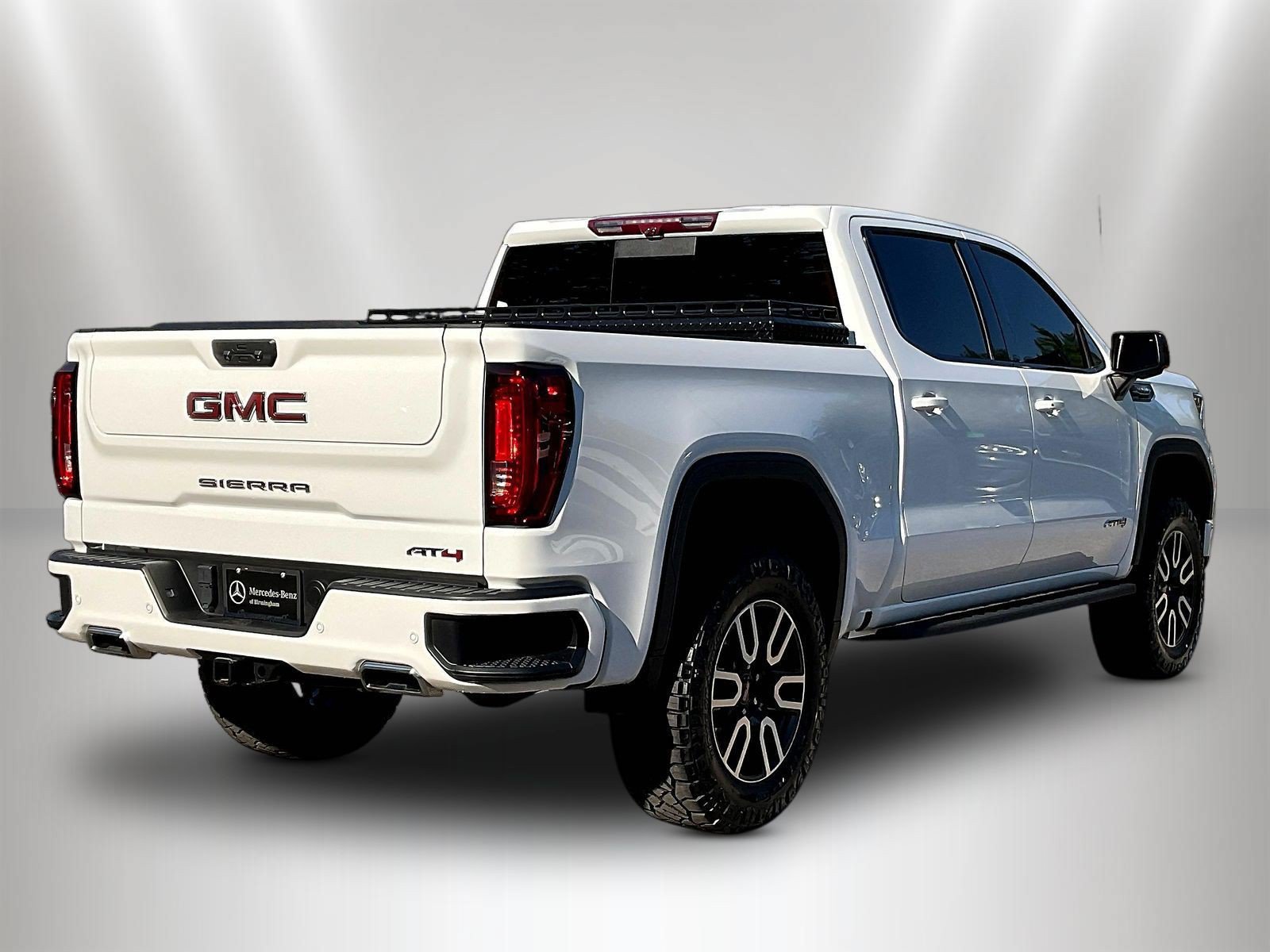 Used 2024 GMC Sierra 1500 AT4 w/ Technology Package AWD/4WD image 7