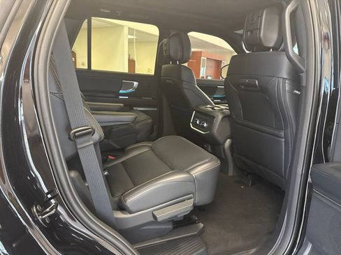 Used 2027 Ford Expedition Tremor w/ Driver's Package AWD/4WD image 34