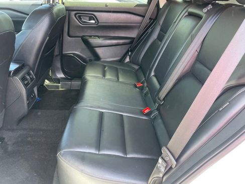 Certified 2025 Nissan Rogue SL w/ Tech Package AWD/4WD image 8