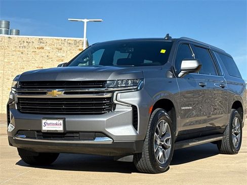 Used 2021 Chevrolet Suburban LT image 3