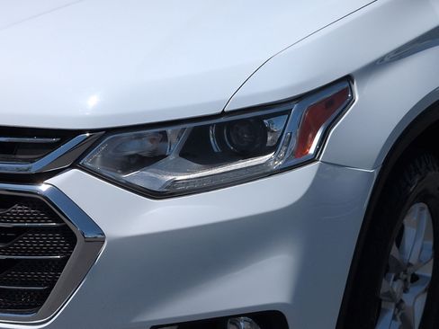 Used 2019 Chevrolet Traverse LT image 6