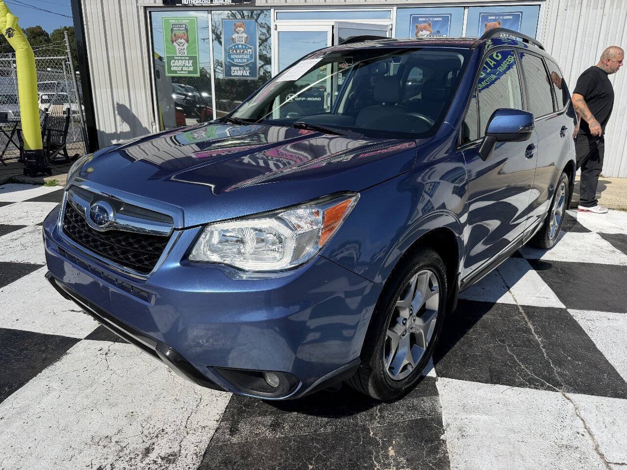 Used 2016 Subaru Forester 2.5i Touring w/ Eyesight & Navigation System AWD/4WD image 2
