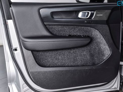 Used 2023 Volvo C40 P8 Recharge Ultimate image 14