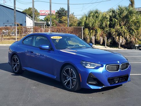 Used 2025 BMW 230i Coupe w/ M Sport Package image 2