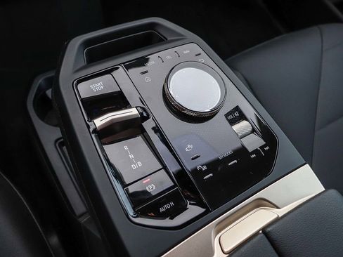 Used 2026 BMW iX xDrive60 image 18