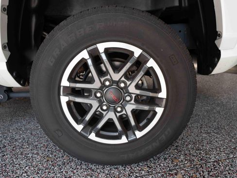 Used 2024 Toyota Tacoma TRD Sport w/ TRD Sport Premium Package AWD/4WD image 27