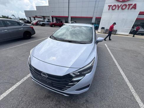 Used 2025 Nissan Versa SV w/ Trunk Package FWD image 8