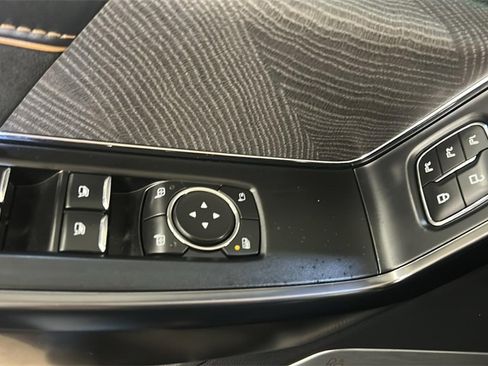 Used 2023 Ford F150 Platinum image 24